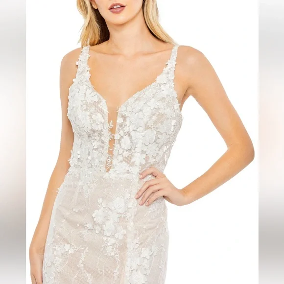 NWT $898 Size 12 Mac Duggal Floral Applique Sleeveless Mermaid Gown - Picture 2 of 3